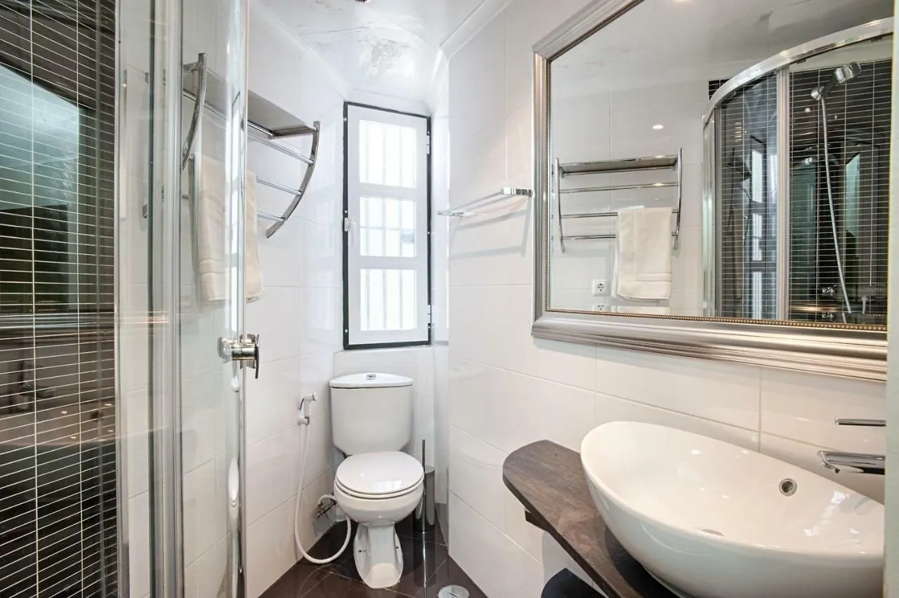 Bmyguest - Principe Real Galeria Apartment Lisbon