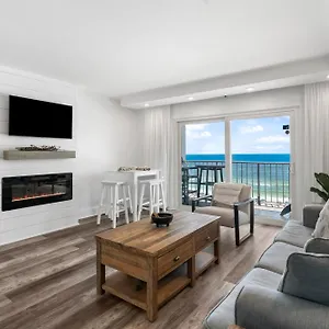 the-summit-808-luxury-beach-resort-condo-beachfront-1-6-people.panamacity-beachhotels.com/